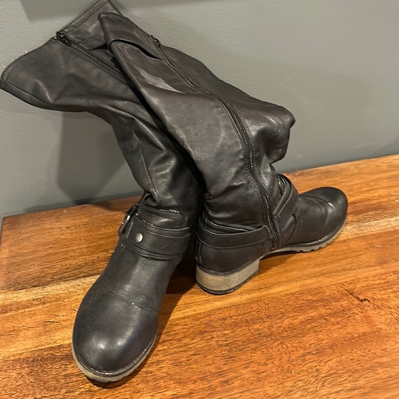 BONGO Shoes - Womens Black Boots